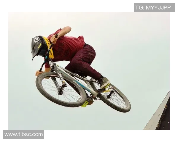 成都极限运动队的防反策略解析与热点趋势探讨