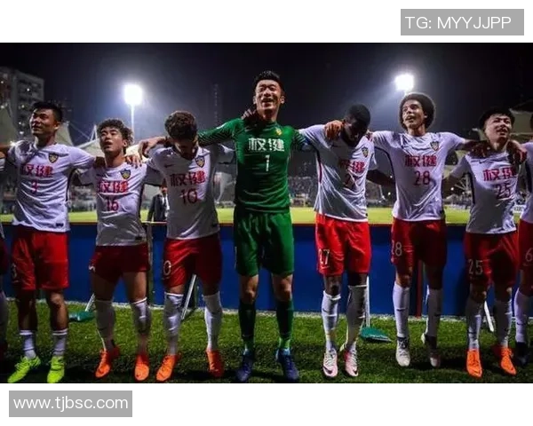 西安篮球队在亚运会积分榜上以62分稳居第一名表现出色 西安篮球队在亚运会积分榜上以62分稳居第一名表现出色