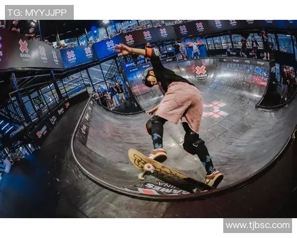 重庆城市马拉松赛中滑板队的速度表现与赛事影响力分析 重庆城市马拉松赛中滑板队的速度表现与赛事影响力分析