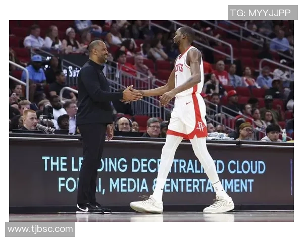 2005年NBA季后赛火箭对决魔术的精彩瞬间与赛季回顾 2005年NBA季后赛火箭对决魔术的精彩瞬间与赛季回顾