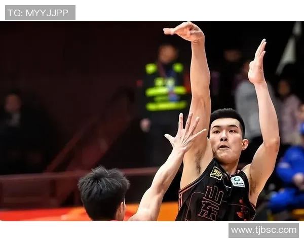 CBA激战山东男篮迎战福建男篮争夺季后赛名额的关键之战